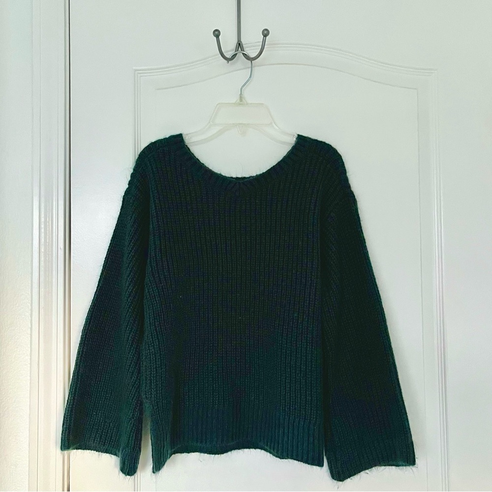 earth music & ecology | Green
Knit Sweater
